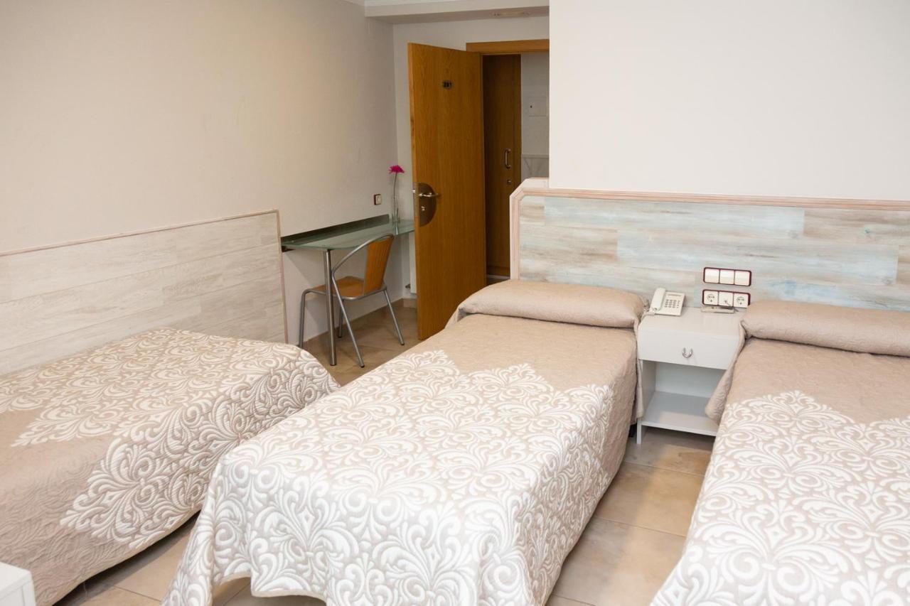 Hostal Viky Madrid Ngoại thất bức ảnh