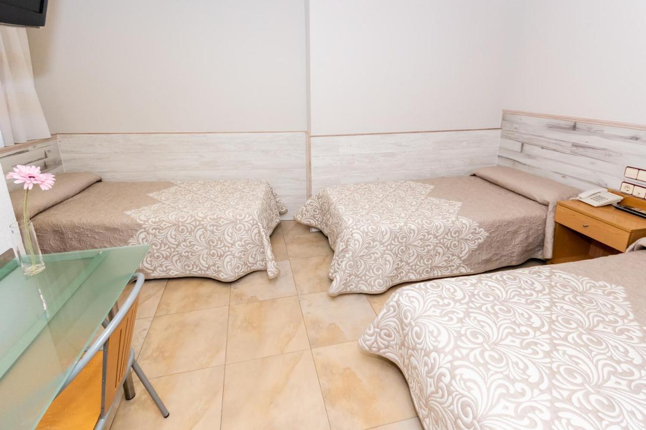 Hostal Viky Madrid Ngoại thất bức ảnh